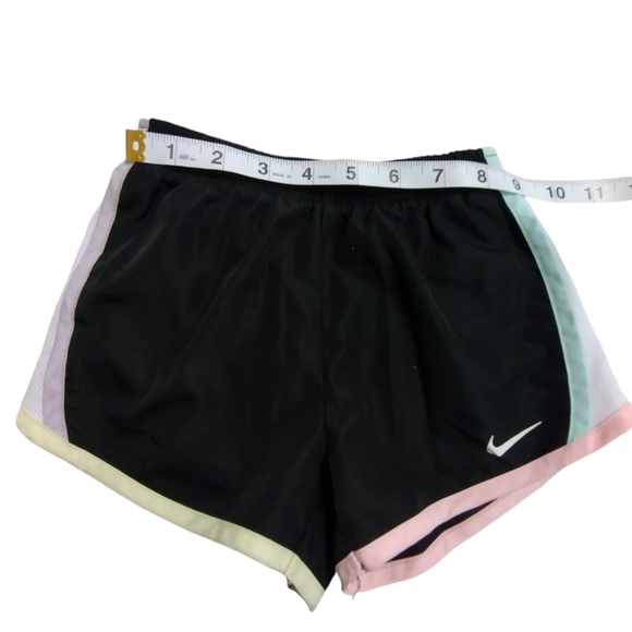 EUC Nike black DriFit gym shorts with liner Size 4-6 years - athletic multicolor - Picture 5 of 6